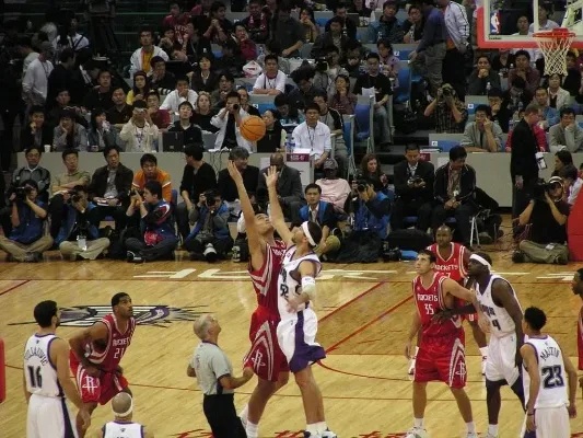 NBA球队战术解析：勇士防守新打法,（NBA战术深度解读：勇士防守革新）