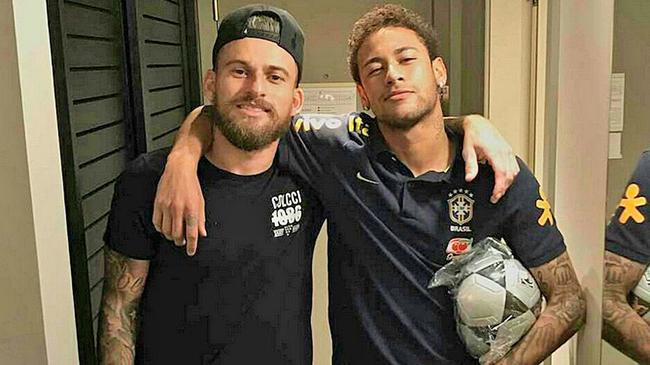 蒂尔潘生涯执法欧冠共判31粒点球，成为欧冠判点最多的主裁（蒂尔潘欧冠生涯累计吹罚31个点球，成欧冠点球判罚最多主裁）