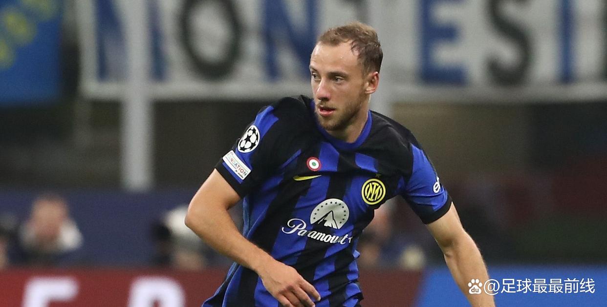 今天是海港足球俱乐部一线队球员武磊的生日，让我们...（海港一线队球员武磊迎来生日，邀你一起送上祝福）