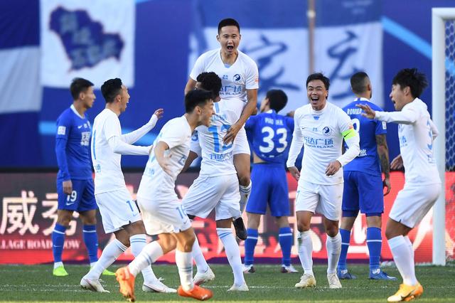 热火替补席火力全面爆发（热火板凳群全面开火）