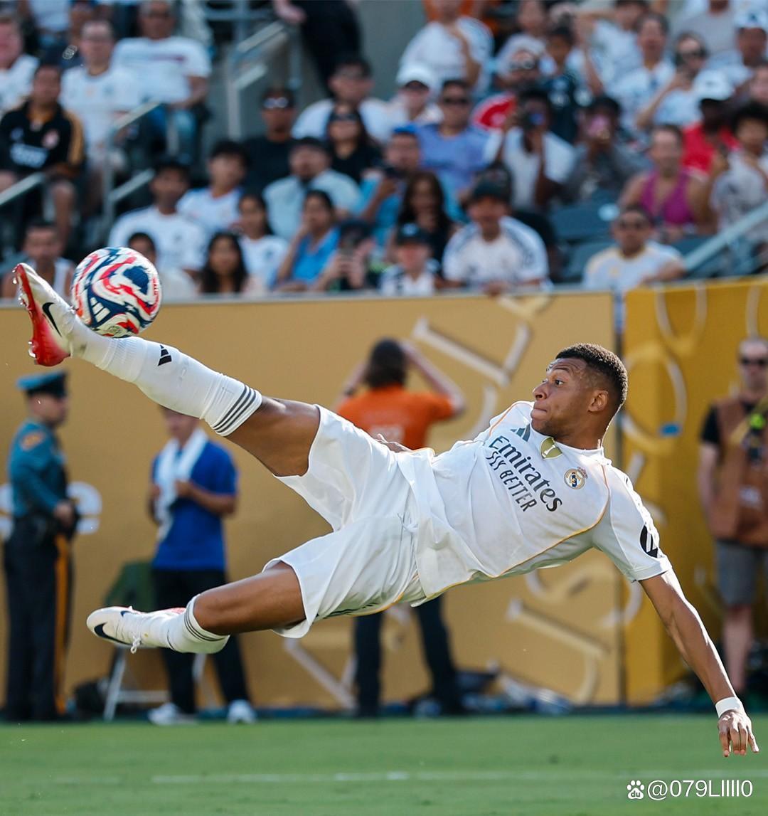 火箭哈登末节爆发连得15分（火箭哈登末节发威连砍15分）