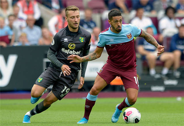 C罗2026世界杯将推出金色签名球鞋，致敬经典Mercurial设计（C罗将在2026世界杯发布金色签名战靴，致敬经典Mercurial设计）