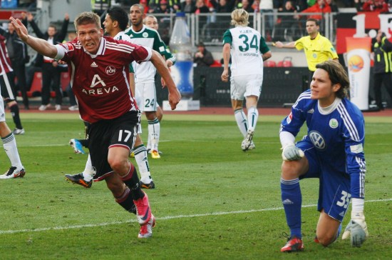 乌迪内斯2-0帕尔马，扎尼奥洛破门，凯南-戴维斯锦上添花（乌迪内斯2-0击败帕尔马：扎尼奥洛先拔头筹，凯南-戴维斯锁定胜局）